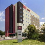 Fachada_del_hotel_Ibis_Aguascalientes_Norte