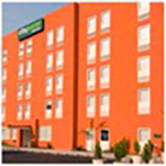 Fachada_del_hotel_City_Express_Junior_by_Marriott_Tuxtla_Gutiérrez_Polifórum