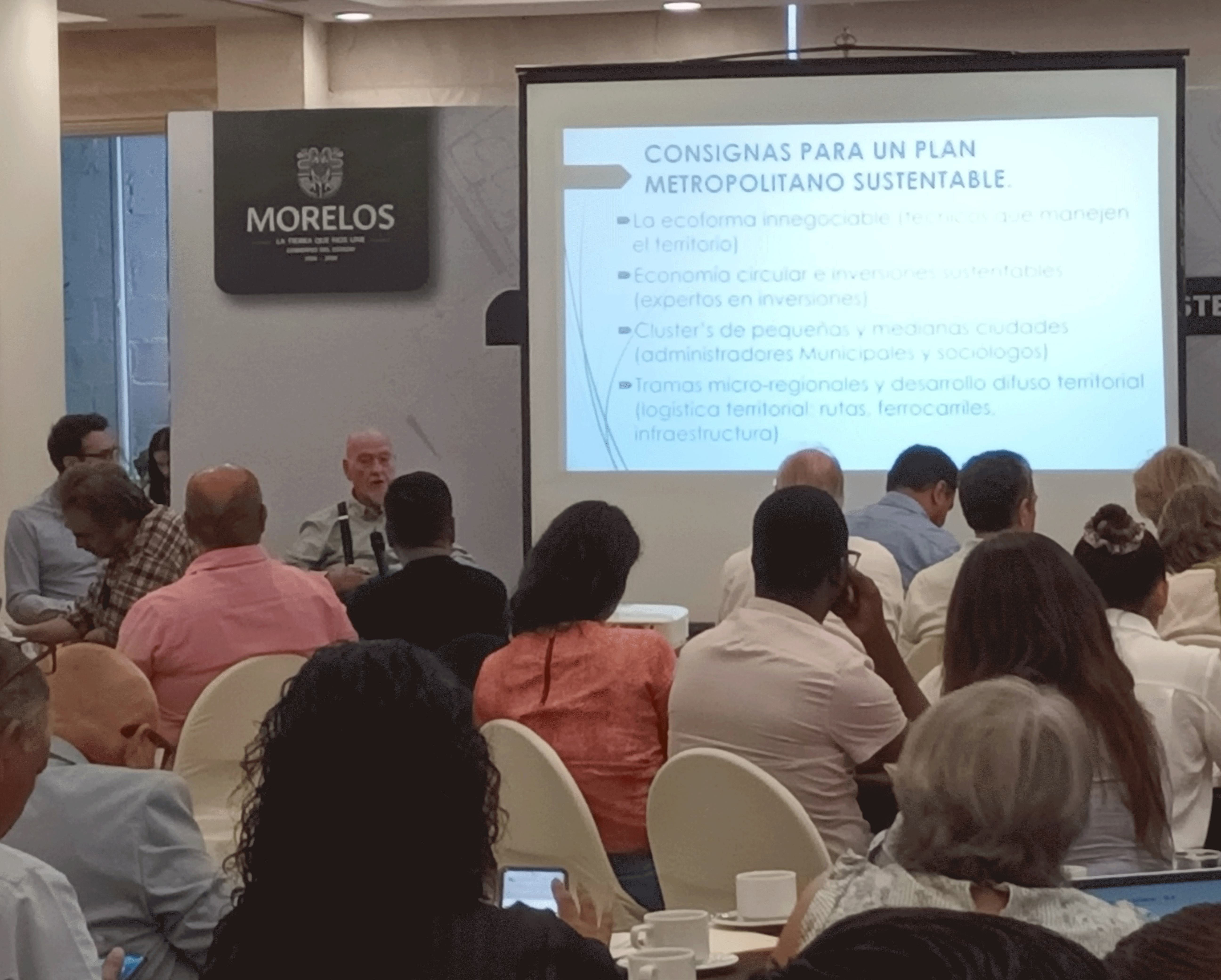 comitiva y personal del Instituto.