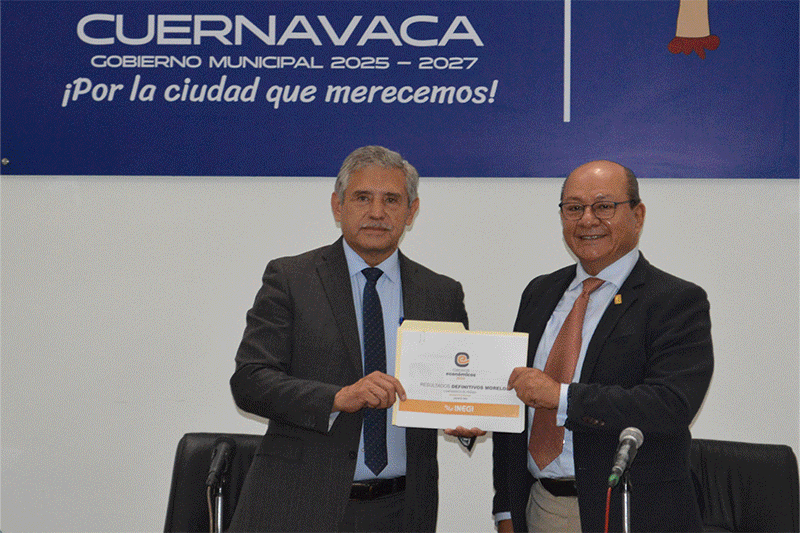 personal del INEGI y autoridades del municipio de Cuernavaca.