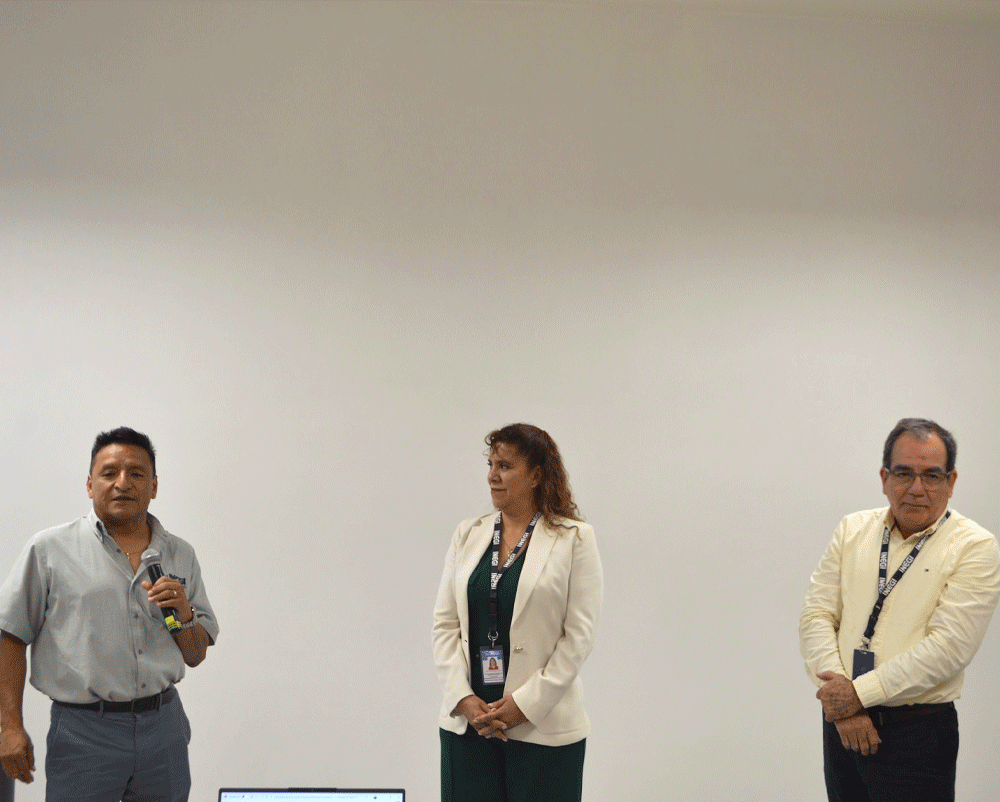 asistentes al adiestramiento.