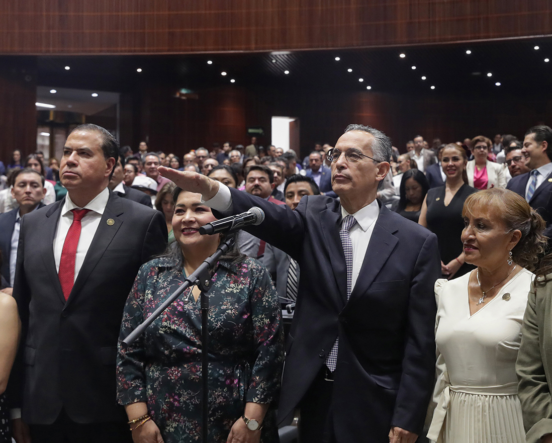 acto protocolario para designar a nuevo titular del OIC.