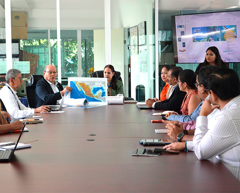 autoridades y personas asistentes en sendas reuniones. 