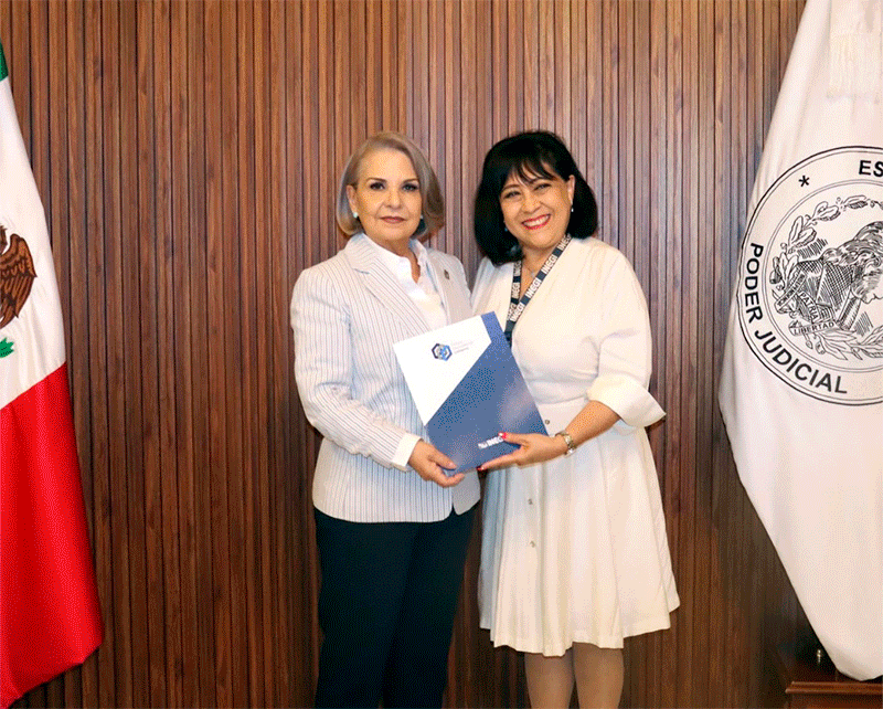 autoridades y personas asistentes.