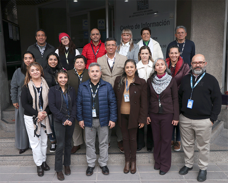  autoridades y personal asistente a las reuniones.