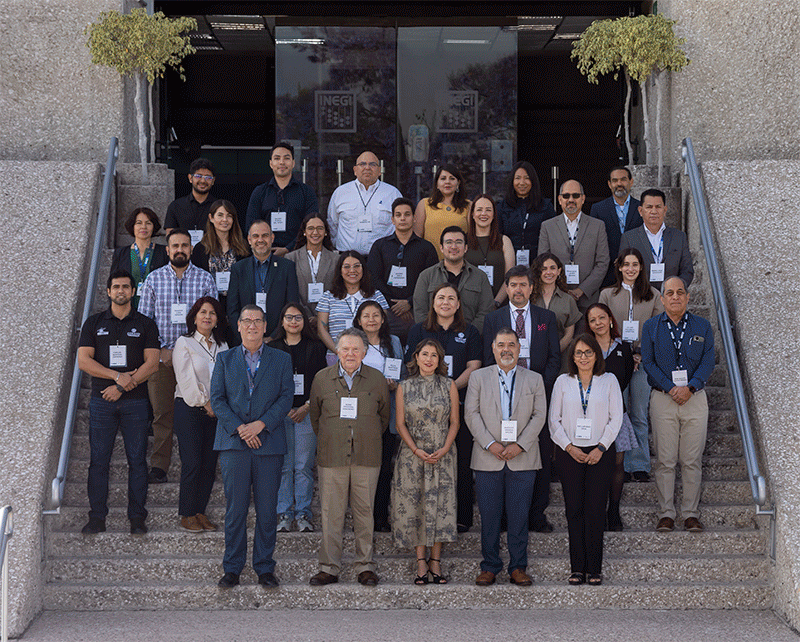 autoridades y asistentes al evento.