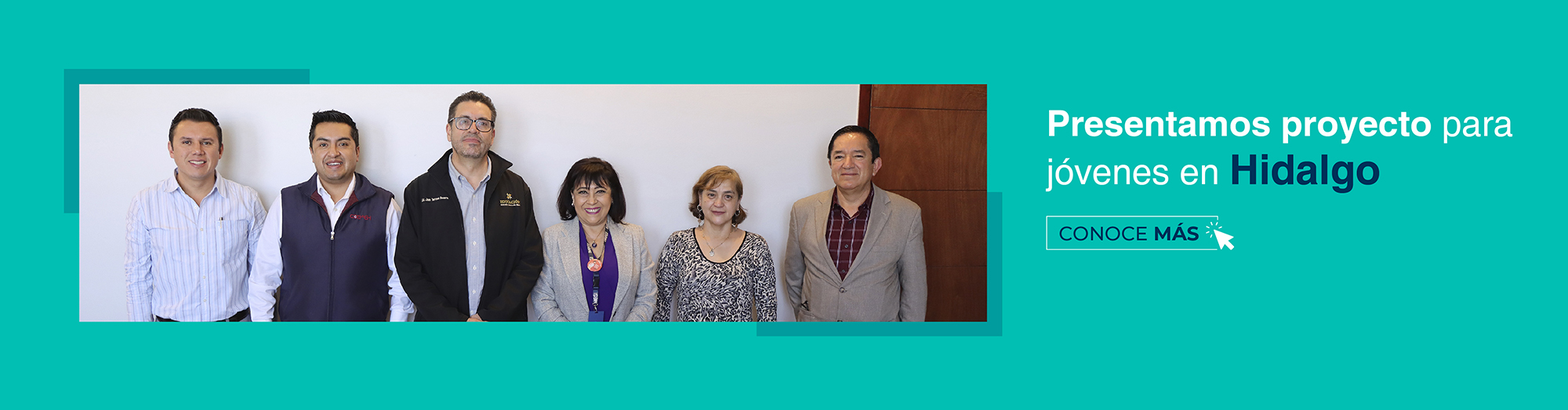 autoridades y asistentes al evento.